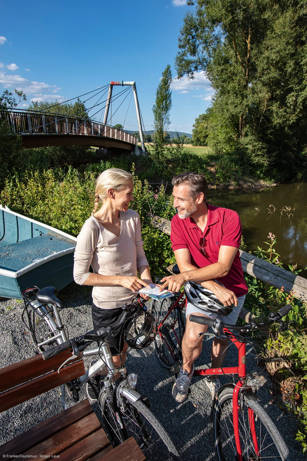 Am Mainzusammenfluss von Rotem und Weißem Main