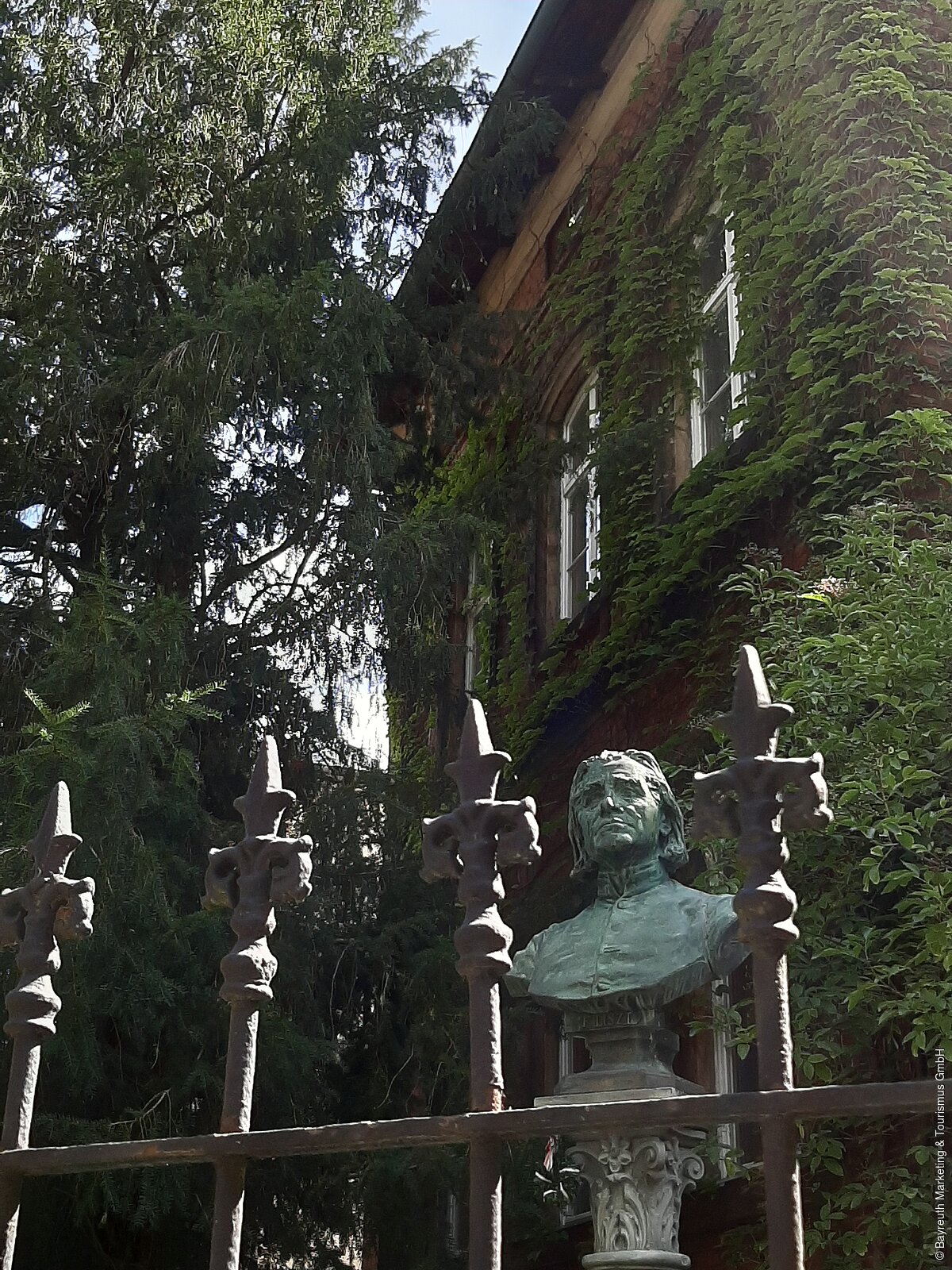 Franz Liszt Museum mit Büste (Bayreuth, Fichtelgebirge)