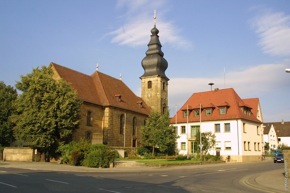 Kirche und Rathaus (Zapfendorf, Obermain.Jura)