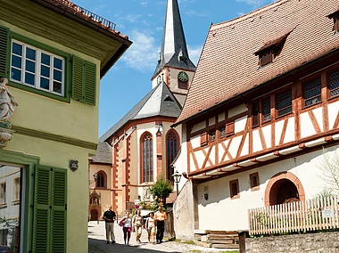 Blick auf Pfarrkirche St. Sebastian