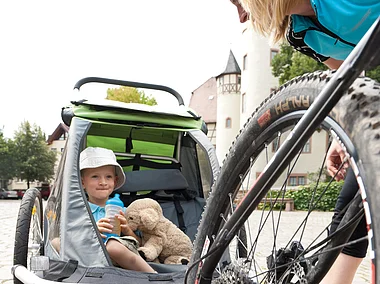Radeln mit Kind in der Lohrer Altstadt